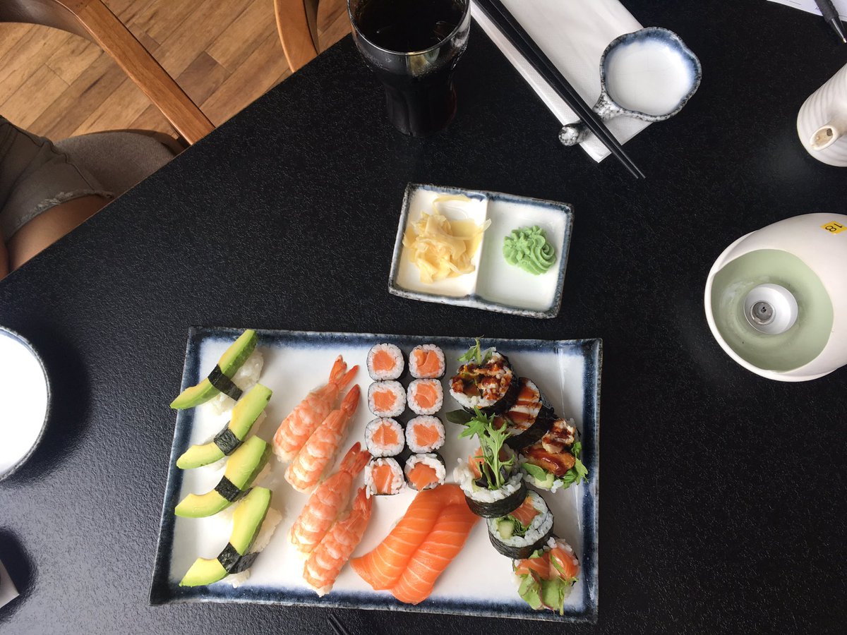 Lhojbjerg's tweet photo. Frokost https://t.co/IJa3OAd5pX