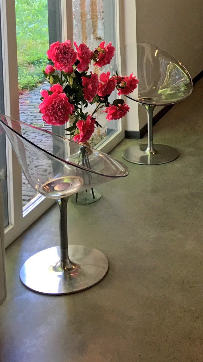 kleinmolenbeek's tweet image. De bloemen klaar gezet, vanaf morgen is #tandgaaf weer geopend in het #kleinarsenaal in #bergenopzoom !!!!
0853032800