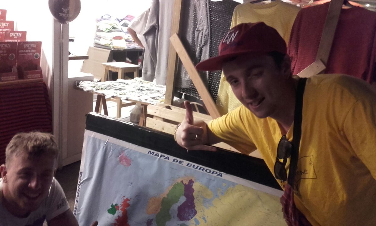 Sputnikseeds's tweet photo. The first winner from england!!! Seed pong #sputnikseeds in #rototom2017 https://t.co/GDkF5hCLRu