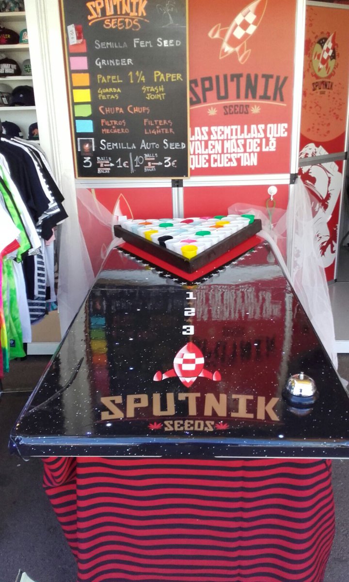 Sputnikseeds's tweet photo. Haaaaa a tope con el seed pong de #sputnikseeds en el #rototom2017 https://t.co/F7q2blHqLy