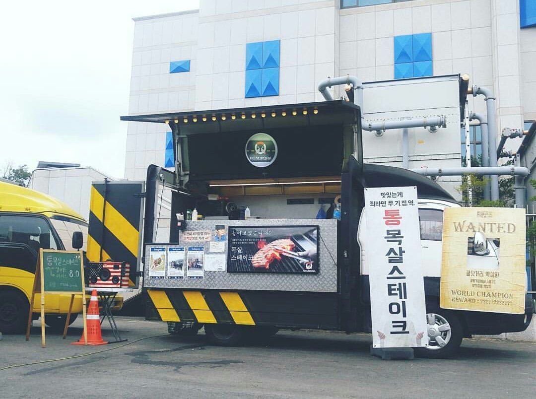 FROMCYCLONE's tweet photo. ( 🚛 ㅡ @GLACECREAM  )

“Semangat untuk comebacknya GLACE 선배님들! Kami akan terus mendukung!!!” 

Fr: 🐧🐦🐦🐦 https://t.co/xPyKZ4LbJC