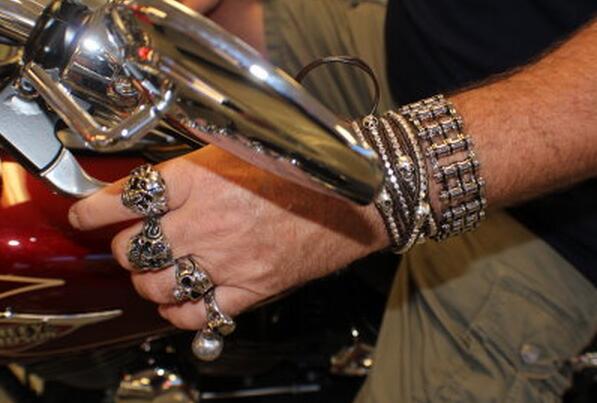 andysoar82's tweet image. Highest Quality 316L Stainless Steel Jewelry 
Style:Steel Skull Bracelet
Metal:Stainless Steel
Finish:High Polished