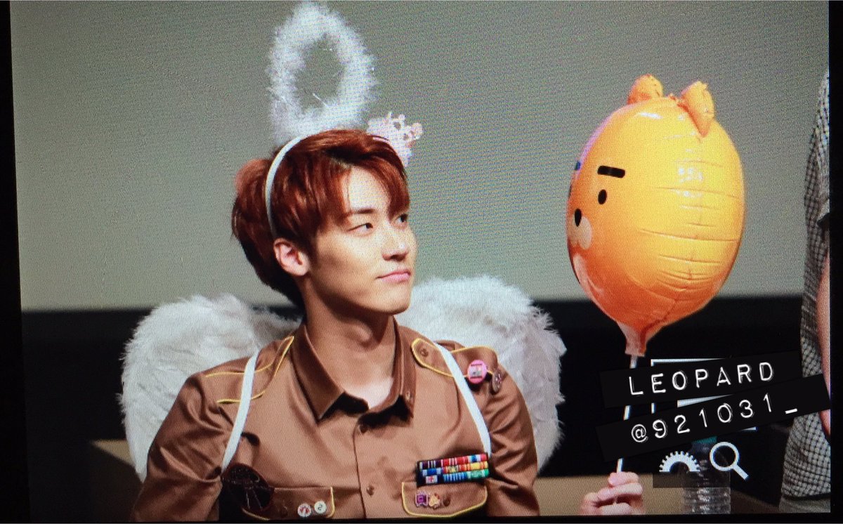 921031_'s tweet photo. 170813 일지아트홀 팬사인회
쌍둥이네 😂😂❤ 넘 기여워 ㅠㅠ 
 #엔플라잉 #이승협 #승짱 #진짜가_나타났다 #nflying #SeungHyub https://t.co/EvA8sDPMex