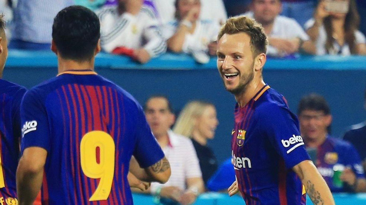 Fheezy100x's tweet photo. Rakitic: "Cuando me retire quiero ser costalero en la Semana Santa de Sevilla" https://t.co/FgsMeYsart