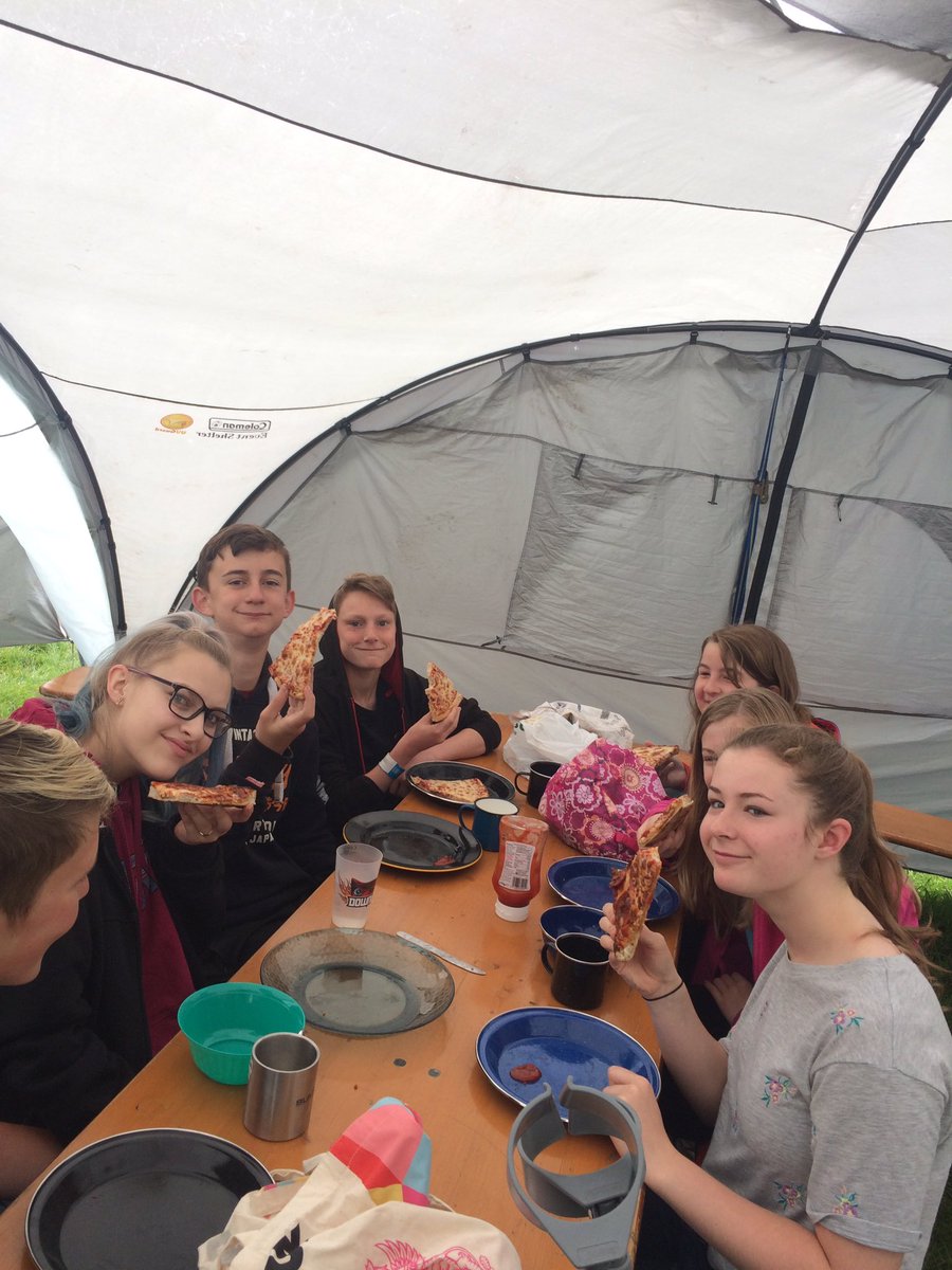 braytonscouts's tweet photo. Day 8 - last day of camp! Pizza 🍕 for breakfast &amp; a full cooked breakfast mmmm :) lots of smiles &amp; lots of tired people coming home today! https://t.co/nvVHNtY53U