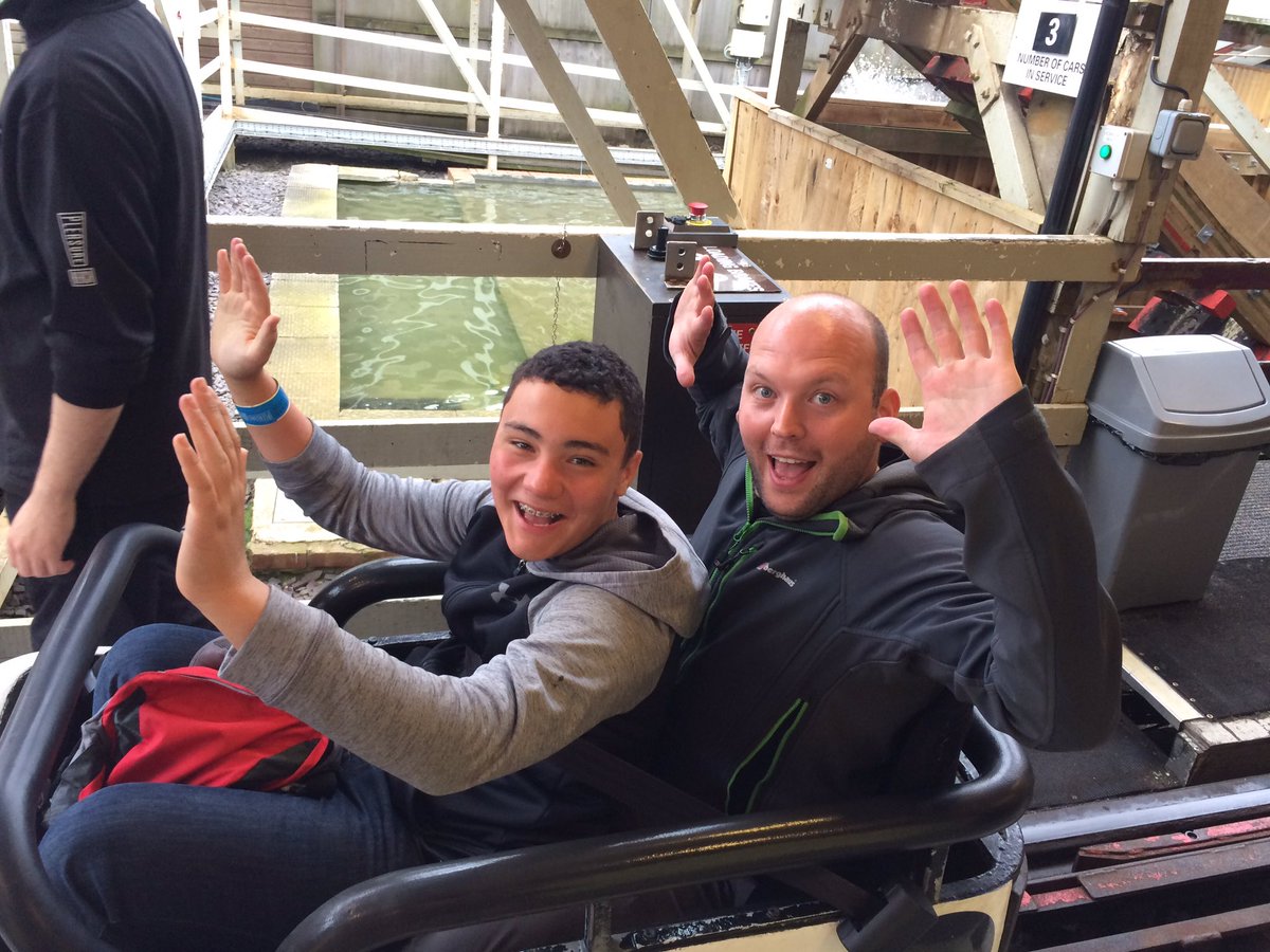 braytonscouts's tweet photo. Day 7 bringing Blackpool pleasure beach! Rollercoasters everywhere 🎢 loads of fun' even the leaders had a play :) https://t.co/HV1WVoLny2