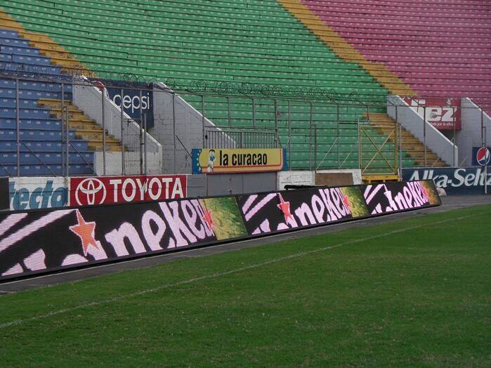 SukiLau9352's tweet image. P8 outdoor #Stadium #PerimeterLEDDisplay is ready for shipping to Czech Republic! Total 100 pcs cabinet of 1280*896mm
 #led #obrazovka