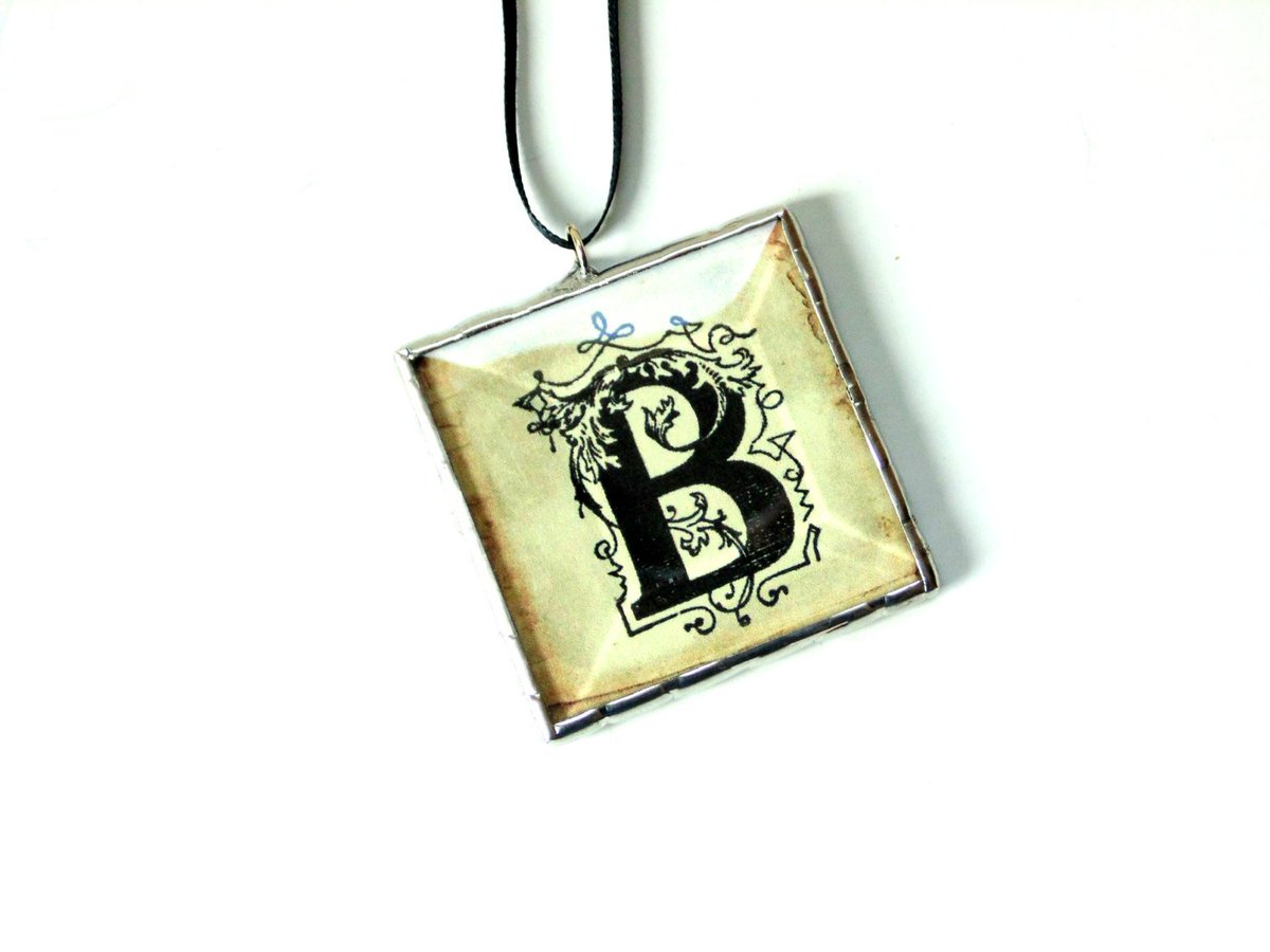 stndglass's tweet photo. Letter ornament, family ornament, personal ornament, personalized, l… https://t.co/BUaOLDN8rj #Etsy #InitialOrnament https://t.co/jBEQ41KuGH
