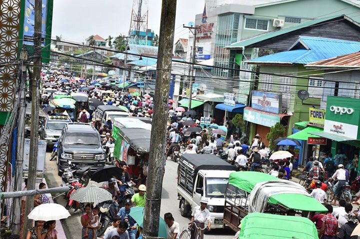 news_arakan's tweet photo. Today #Rakhine #Demonstraction against UN&INGOs so called #Rohingya terrorists supporters#Burma. https://t.co/WN9R2seFCx