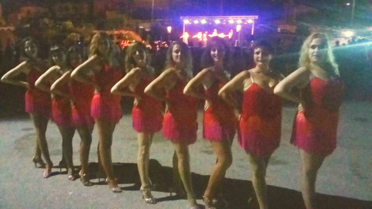 charicandela's tweet photo. Anoche gran actuación de #salsa en San Fulgencio junto a otras escuelas de la zona #charicandela #ladiestyle https://t.co/8JYCJBE2Zl