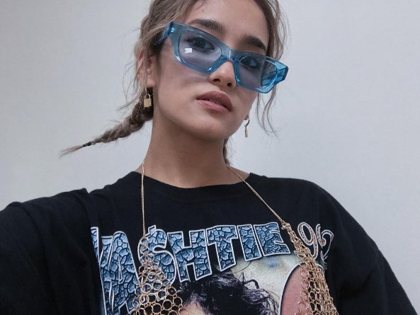 Ambush En Twitter E Girls Happiness の Yurino さんにもご愛用いただいている Ray Sunglass のブルーは３色展開でご用意しております T Co Ag6m1lpjup Happiness Ldh Ambush T Co Ae4lsxllpr