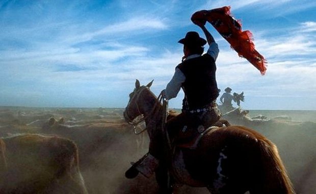 A global tour inspired by the best international country clothing brands. Today, Pampeano in the wilds of Argentina. bit.ly/2wAEmYx