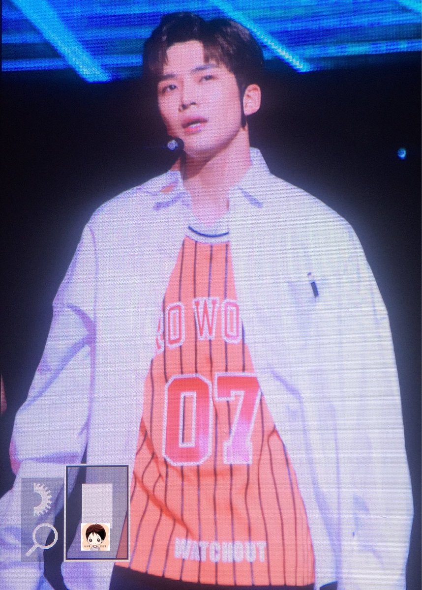 kimmo_rw's tweet photo. 170813 #SF9 #에스에프나인 #로운 #ROWOON BE MY FANTASY IN SEOUL 오늘 옷 진짜 넘 이쁘다!! https://t.co/TiseebbbOU