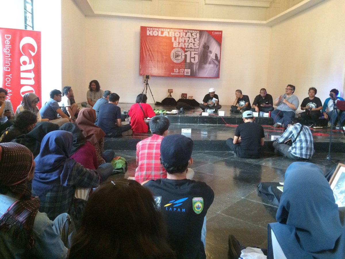 Mas Ully Zoelkarnaen lagi sharing tentang pengalamannya bikin Kamera nih! Seru! #15TahunKLJI