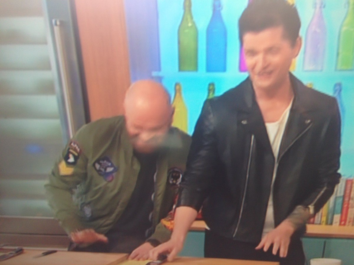 Catheri33297324's tweet photo. You can cook for me any time you like guys 😍❤️👌🏻  @thescript @TheScript_Danny #ScriptSundayBrunch #TheScriptRain 🌨 https://t.co/W04bleBzRl