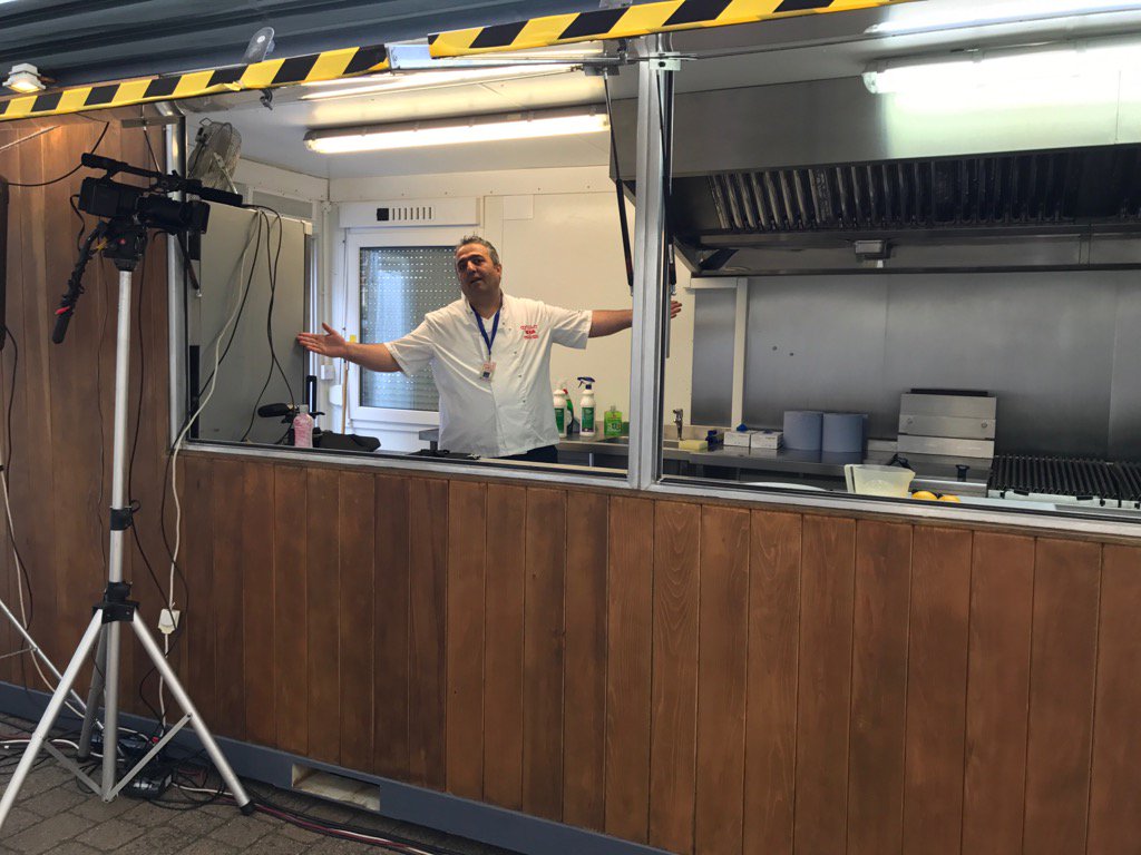 Someone's ready for today's <a href="/STEPFylde/">STEP Fylde</a> Food Festival - come on down 👍 @KirkVeli