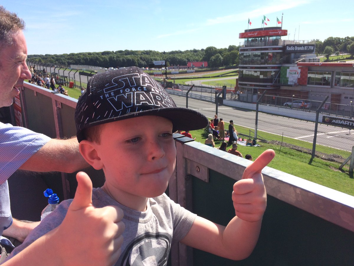 CraftyGingercat's tweet photo. @Brands_Hatch for #festivalitalia https://t.co/dOsB3tSgf8
