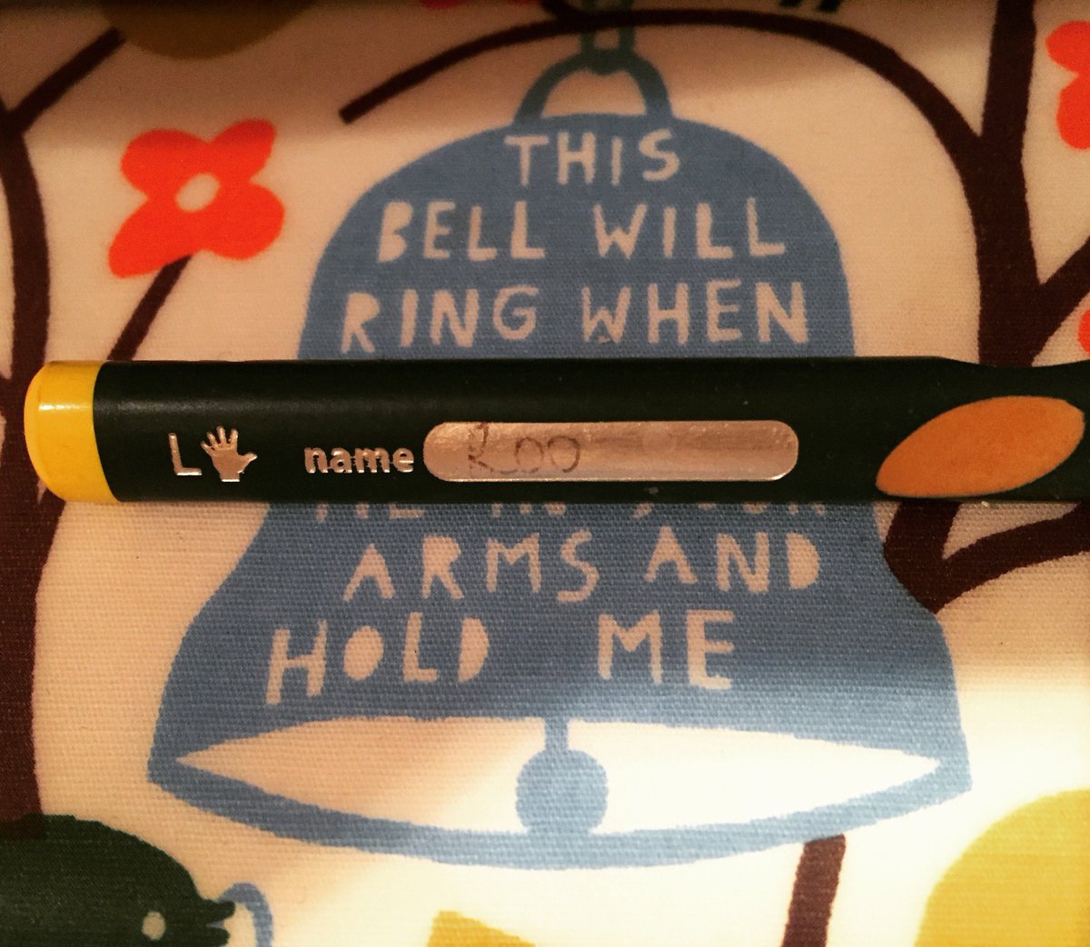 roogreen's tweet photo. I'm definitely using my left-handed pencil today. A brilliant stationery gift from @MattTempest #yeahitsathing #LeftHandersDay https://t.co/Akjz7xS8Pu
