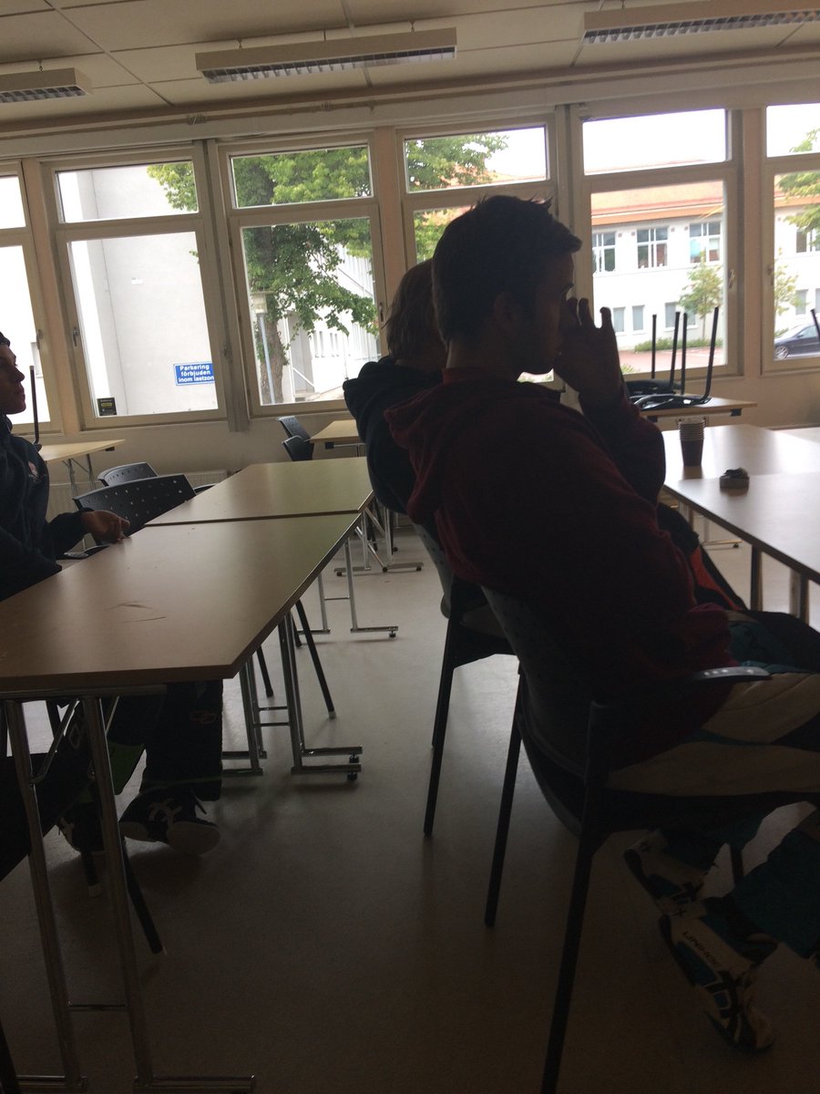 dfallholm's tweet photo. Målvakts utbildning med Mattias #eagles https://t.co/gdGZL3AY6Z