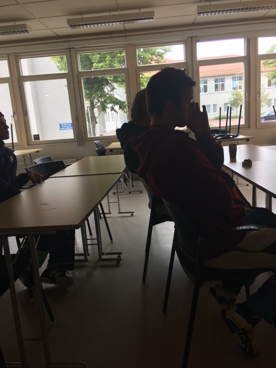 dfallholm's tweet photo. Målvakts utbildning med Mattias #eagles https://t.co/gdGZL3AY6Z