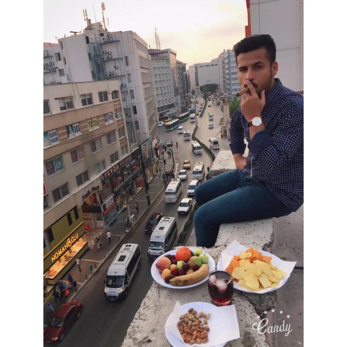 cuogrenci's tweet photo. Adana halkı  keyfine baya düşkündür 😂😂😂😂 https://t.co/yezezecnLV