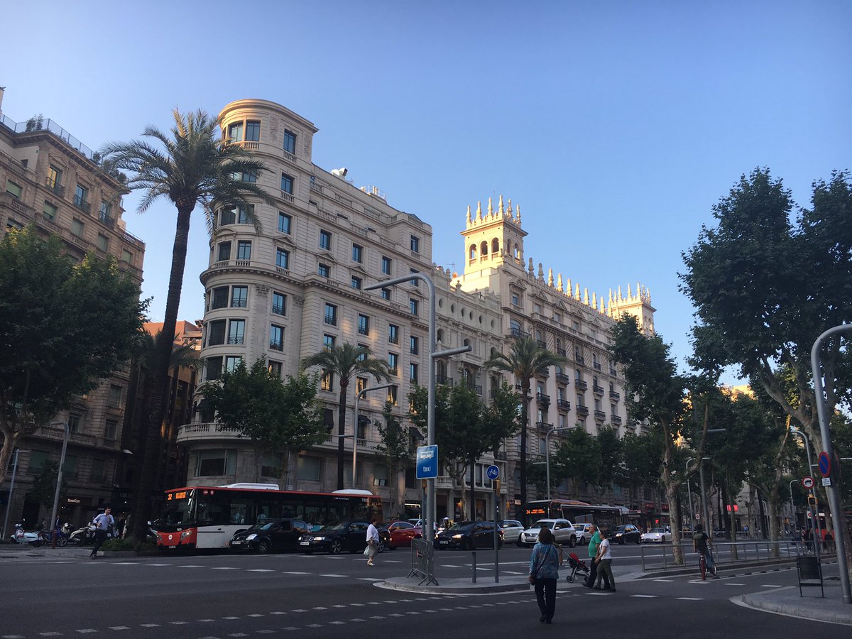 hellolaralogue's tweet image. Pretty #Barcelona 🇪🇸 ✨#travel
