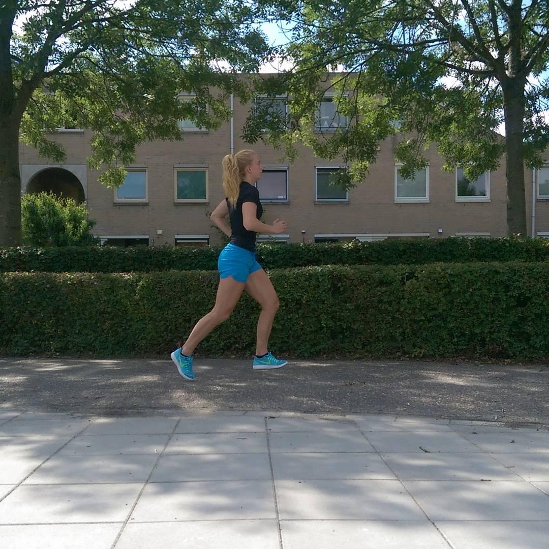Helaas geen mooi vakantie uitzicht maar wel een fijn rondje #10km #runninggirl #herzogPROfitrunner