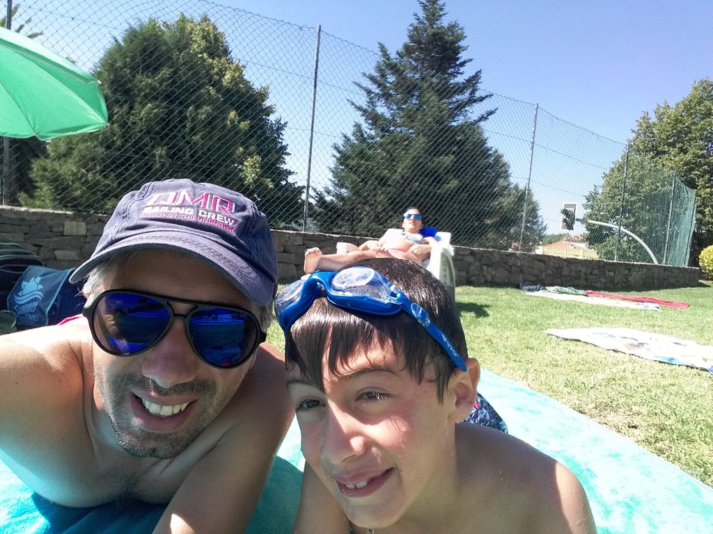 PedroPintoVR's tweet photo. Four to Love #BomFimDeSemana #TodoMundoMerece https://t.co/i29Ck4pWRw