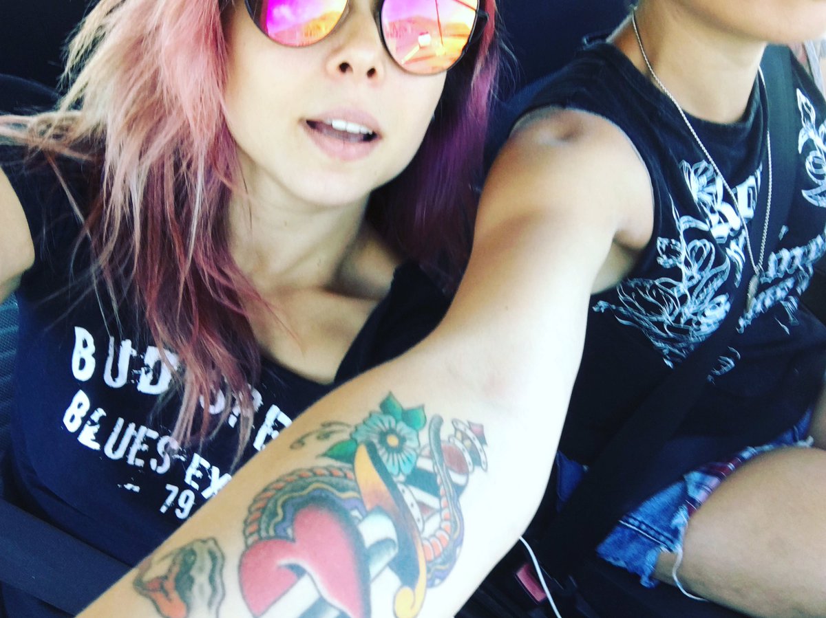 veradilecce's tweet photo. On the road ➡️ #pinetniemoderne ➕tonight opening act for #Afterhours 🔥🔥🔥 guess who's my sexy driver 👅 https://t.co/QLhkRI85tv