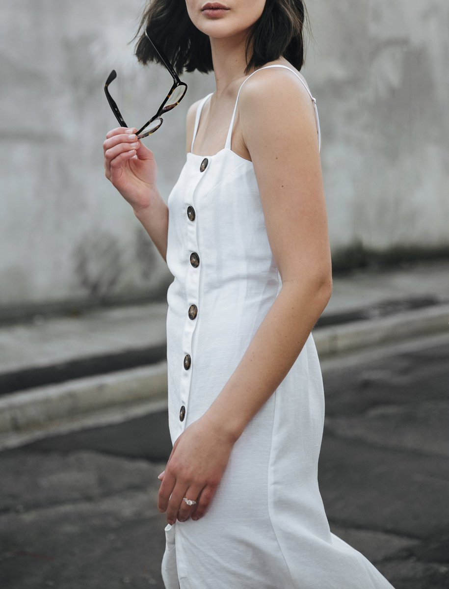 DailyStyleGuide's tweet image. Why Your Glasses Need A Seasonal Update buff.ly/2wTMqDg