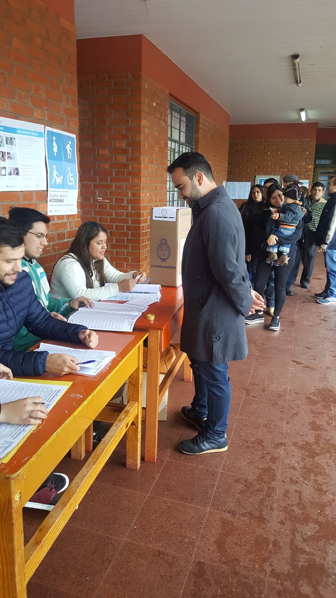 AvancemosMnes's tweet photo. #Ahora cumpliendo con el deber cívico @velazquezale #LASPASO  #Avancemos #TodosPorMisiones https://t.co/0QjVvF3Zpn