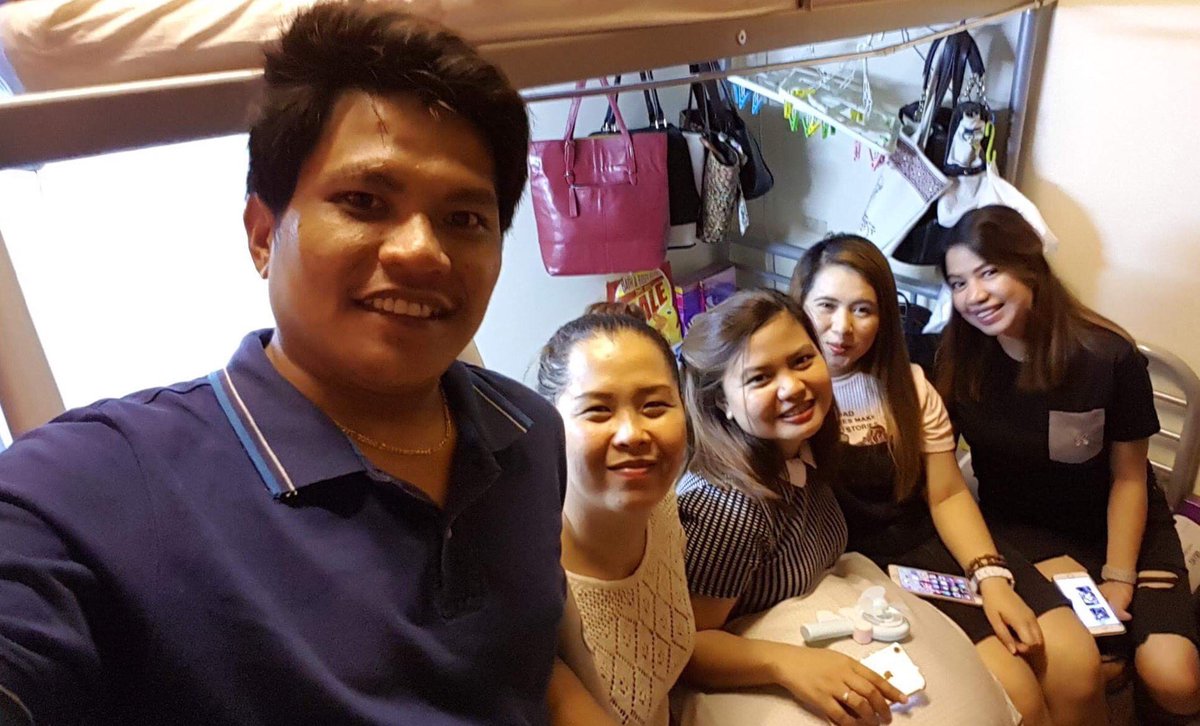 chinitariza18's tweet photo. Nice seeing you again guys😘 happy birthday ali @HeartyAli0920 🎉🎉 #aldubfam @chad_tan23 @cyrellejed @airamazh02 https://t.co/Rin2cVDWUM