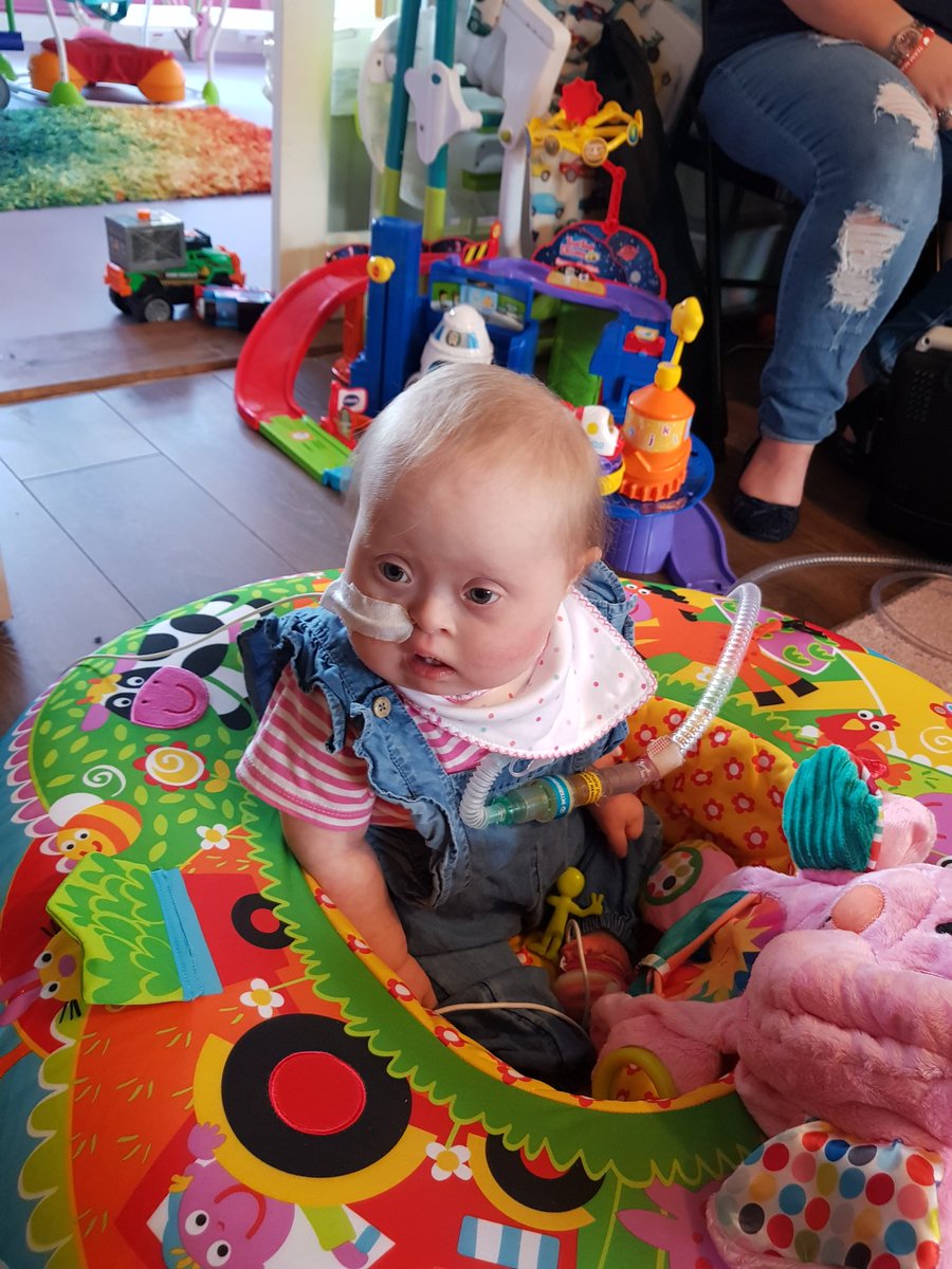 TeamMarlowe's tweet photo. Happy at home #teammarlowe ❤ https://t.co/MYHWhafQe3