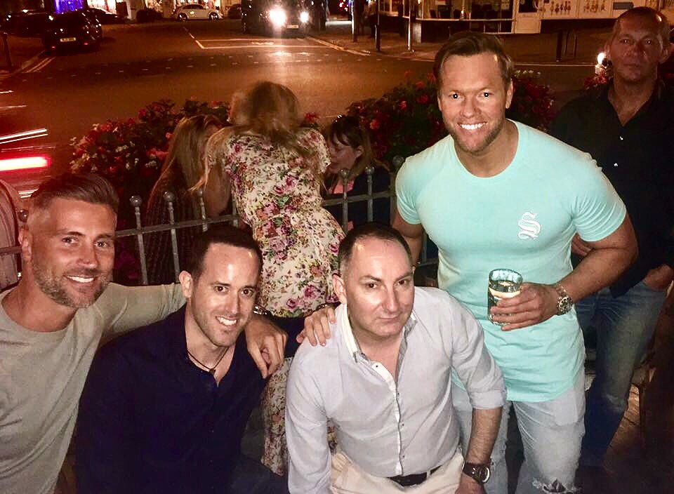andrewjpenhale's tweet photo. LN 😁🤳🏼 thanks @IbizaSinners & @ReverseAttire for the Top 👌🏼 #IbizaSinners #ReverseAttire #CoolTop #MintGreen #Out #IceWatch @IceWatchBrand https://t.co/Xqu2OXGt13