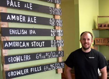HappyRetreat_CT's tweet photo. #MashBrewingCompany has beers inspired by #CharlesTown life. #HappyRetreat's Craft Beer & Music Fest Sept. 9. Tix: https://t.co/wQ3DGaB9FT https://t.co/WkQnPlHNgY