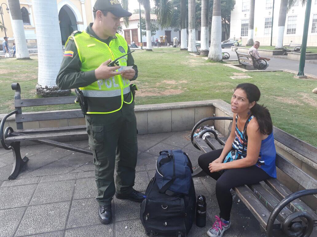 PoliciaBmanga's tweet photo. #GrupoProtección realiza ornato y embellecimiento en parque #GarciaRovira #ParquesSeguros #SeguridadAlDía #ControlYRegistro #VamosSeguros https://t.co/JPuhMeXRd5