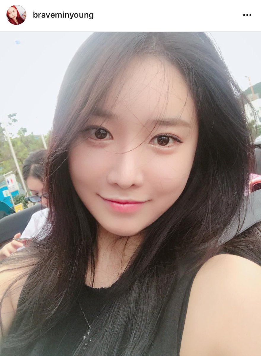 bgminyoungpic's tweet photo. [INSTA UPDATE] 170813 #MINYOUNG #BRAVEGIRLS 

Good morning☀️ https://t.co/yMetiF6RTY