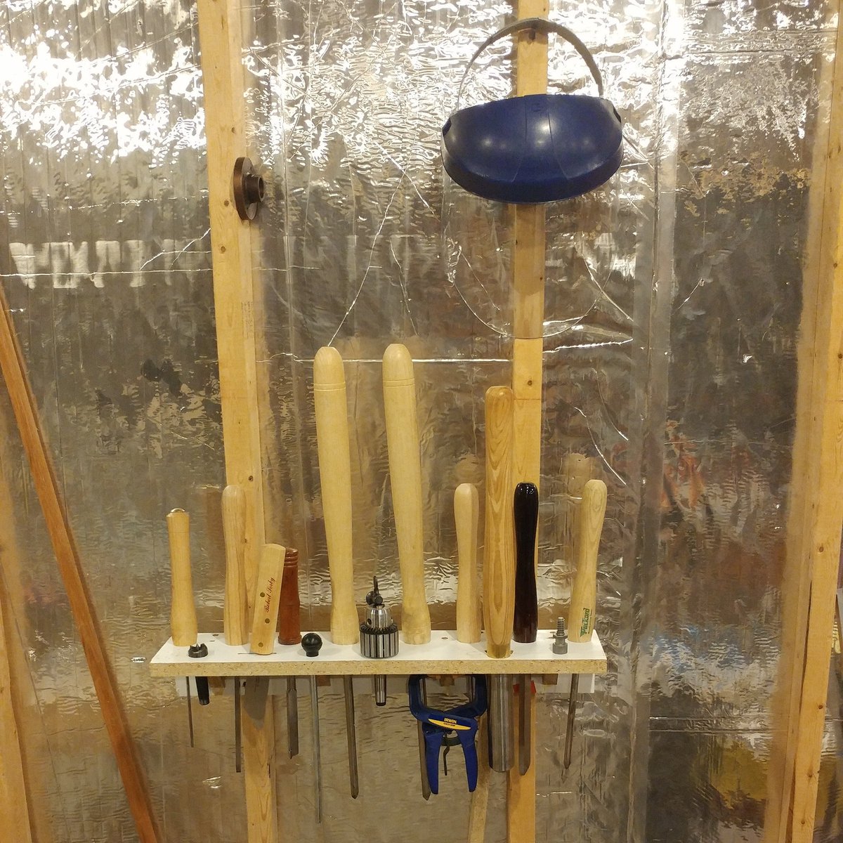 Quick turning tool station out of scraps.

#jcmakestuff #maker #turning #diy #woodshop #woodworking #novalathes #upcycle #scraps