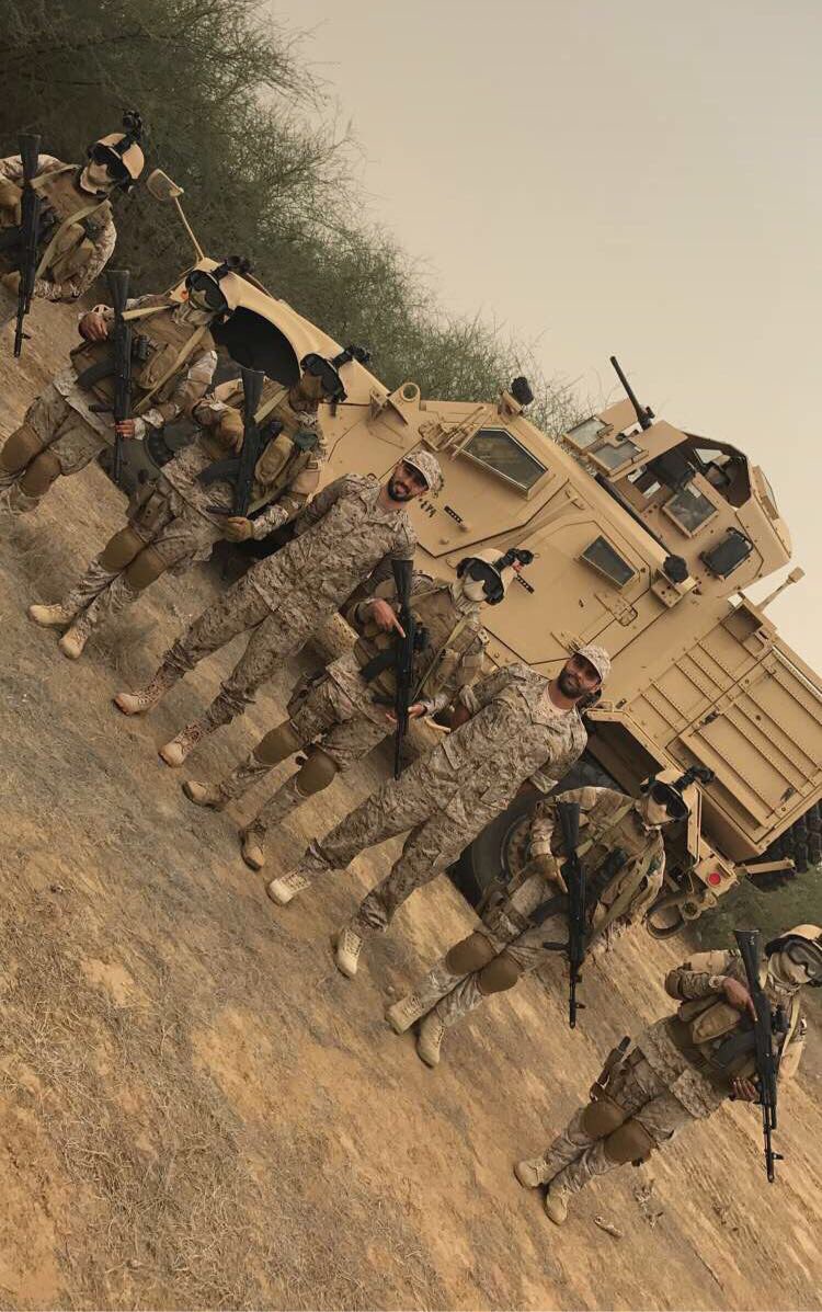 hilalstuff's tweet photo. ياسر القحطاني ومحمد السهلاوي في زيارة لجنودنا البواسل في الحد الجنوبي 

.. https://t.co/dnSQl633pI