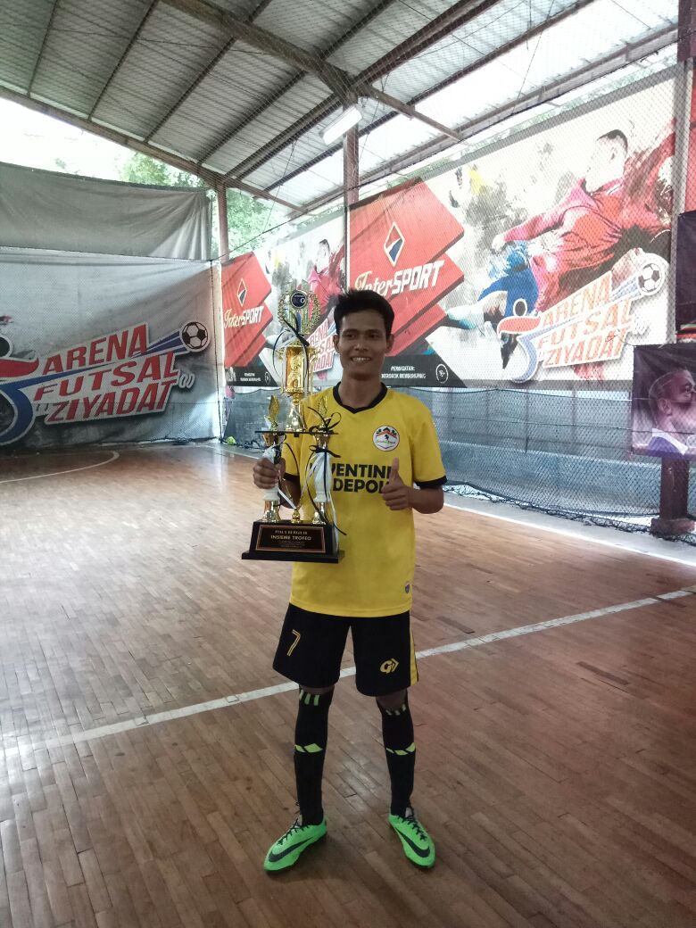JUVENTINIDEPOK_'s tweet photo. Narsis lu!

#TrofeoCup https://t.co/EL3Vf2YGNI