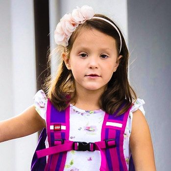 royalchildren_'s tweet photo. #PrincessAthena poses for photographers as she attends her first day of school in #Ordrup , #Denmark 🏫 -11/08/17.
#school #firstdayofschool https://t.co/hvQY6h7ayk