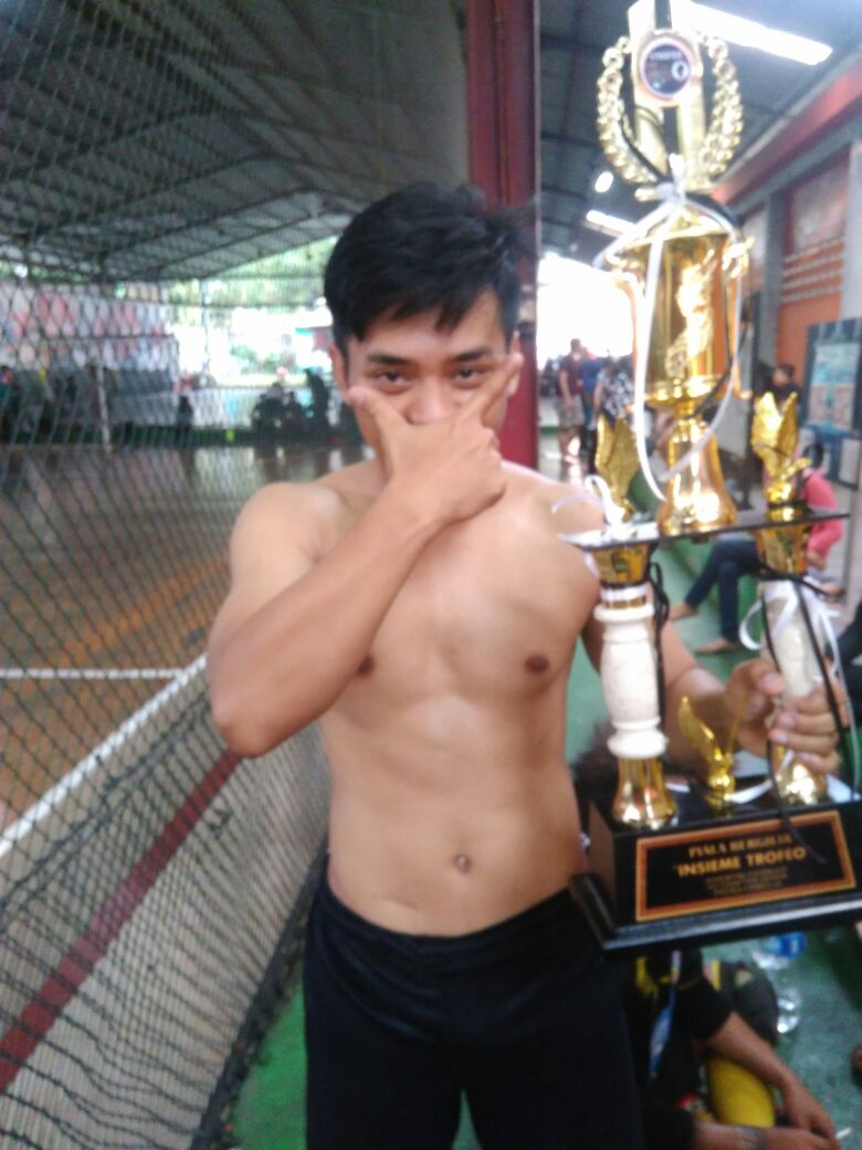 JUVENTINIDEPOK_'s tweet photo. Narsis lu! (2)

#TrofeoCup https://t.co/HkwGF8BOPe