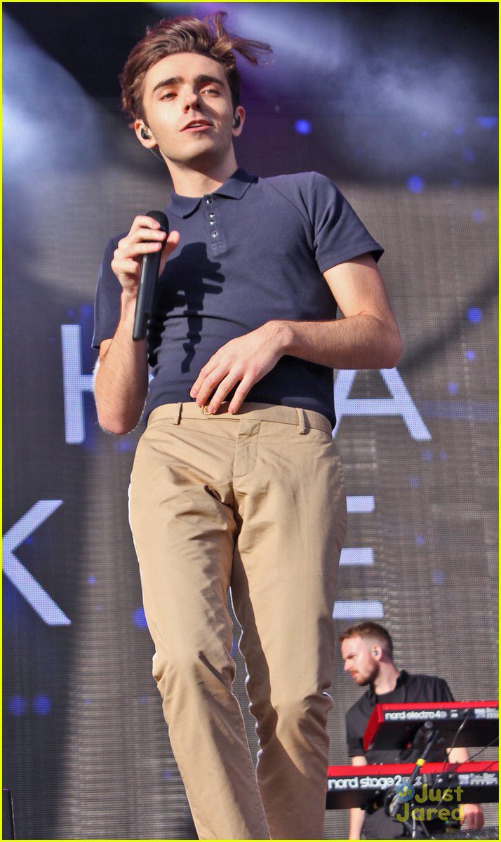 NathanSykesHQ's tweet photo. Who went to see @NathanSykes perform at #TotalAccessLive a year ago today? Send in your pics and videos! 📽📸
📸: @justjaredjr https://t.co/g4Yo1BoK97
