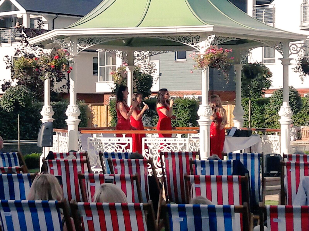 Side snap from our show 'Opera in the Park' <a href="/HytheImperial/">Hythe Imperial</a> ❤️<a href="/Wendy_Carr/">Wendy Carr</a> <a href="/CharliBaptie/">Charli Baptie</a> <a href="/GeorgiMottram/">Georgi Mottram</a> <a href="/BethanForsey/">Bethan Forsey</a>