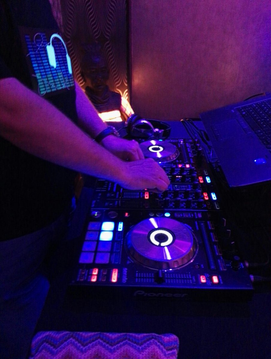 keyk_dj's tweet image. Genial la noche pasada.. buen rollo buen ambiente!!! Qué más se le puede pedir... #EDM #HappySaturday @Formula_FM  #housemusic