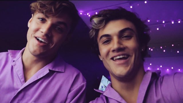 Javicherry_'s tweet photo. The TCA are today......
-
My #TeenChoice vote for #ChoiceMaleWebStar is @EthanDolan &amp; @GraysonDolan 
-
RT IF YOU THINK THE TWINS WILL WIN!! https://t.co/qMSN3IN8sv