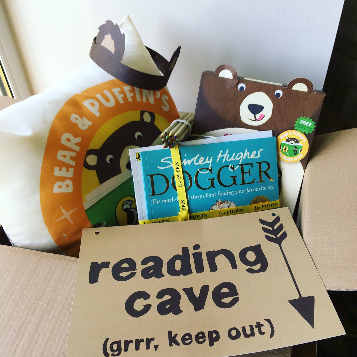 BookBairn's tweet image. Revealed! Inside our box was this collection of goodies from @PuffinBooks &amp;amp; @follow_the_bear to create our own #bigbookclub and #readingcave
