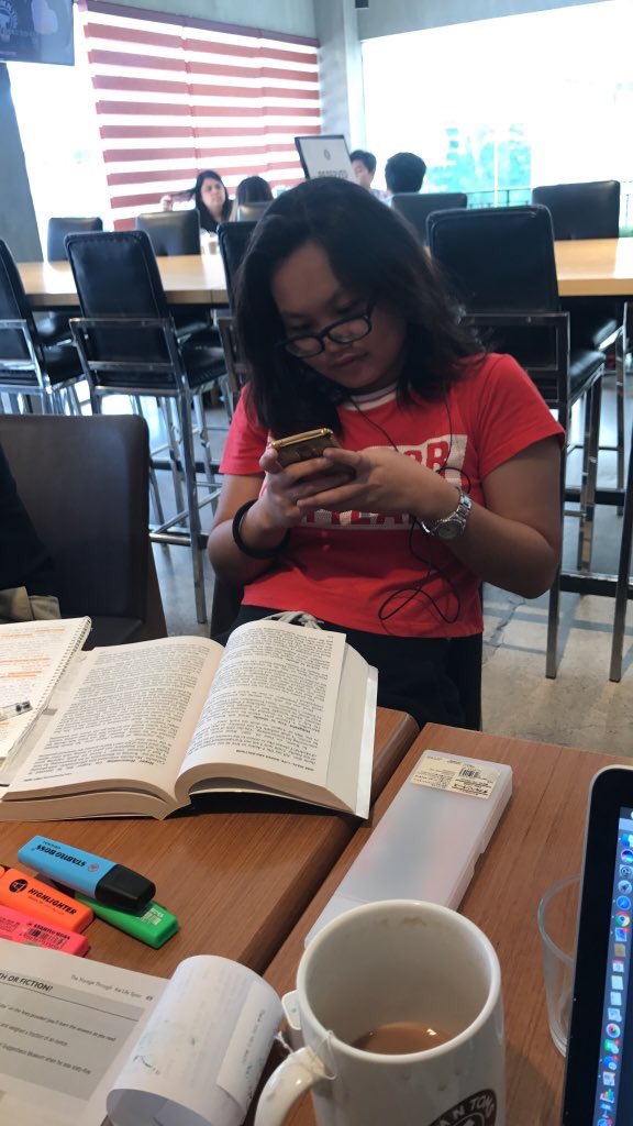 cdusingles's tweet image. Gabby Lim 
BSN 1B
-Naning but always down to Party 
-Voice of an Angel but will be a devil for you