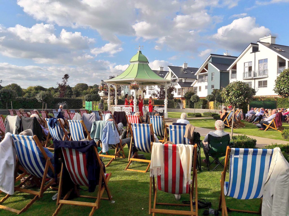 CharliBaptie's tweet photo. Had such a ball singing with the gorgeous @idagirlslondon &amp; @ZacHamiltonW yesterday! What a treat 🤗 #operainthepark @HytheImperial ☀️💃🏽🎤🥂 https://t.co/2PjsaGkddj