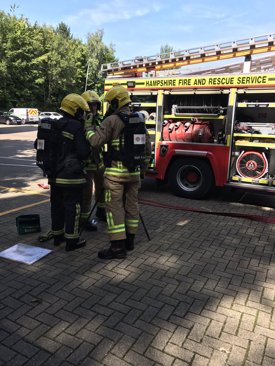 Rushmoor02's tweet photo. 1/3
BA practical to embed Ff Holt @HFRS_Academy skills into watch #TeamWork #BASafety #OpsReady @Plumbley11 https://t.co/0SbOcFlmWB